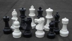 Фигуры шахматные НАПОЛЬНЫЕ (король 29 см) с пластиковой доской 135 см